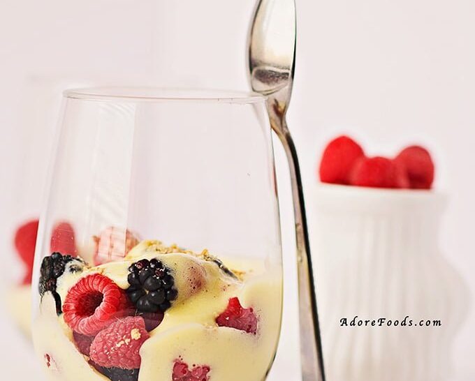 I love this Prosecco wine sabayon recipe with fresh berry fruits! Sabayon (Zabaglione in Italian) is the French version of the custardy sauce made with egg yolks beaten with sugar and wine. Combined with fresh berries makes the perfect easy summer sweet dessert recipe, ready in just 15 minutes.