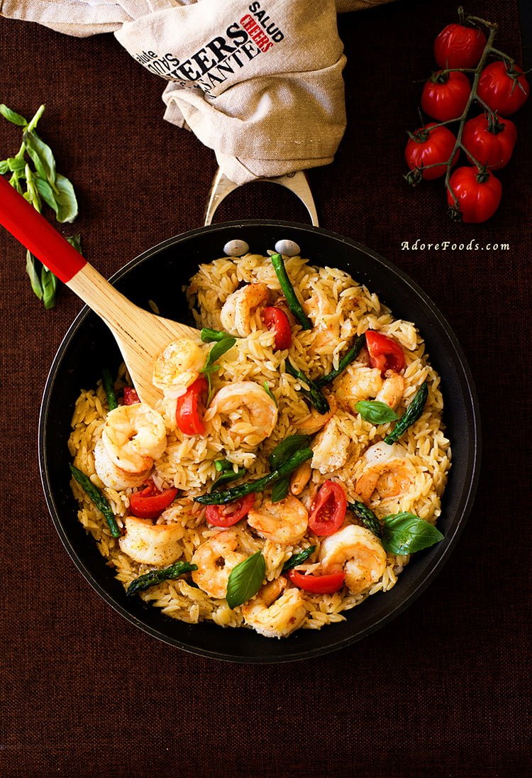 Delicious and easy dinner recipe One Pan Shrimp and Basil Orzo/ Risoni Pasta, ready in just 30 minutes! #onepanrecipe #weeknightdinner #quickdinner