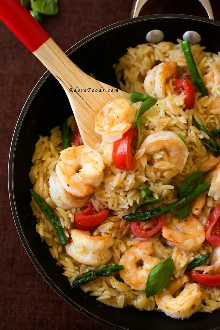 Delicious and easy dinner recipe - One Pan Shrimp and Basil Orzo/ Risoni Pasta, ready in just 30 minutes!