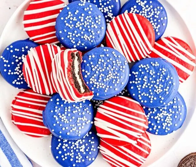 cropped-4th-of-July-Chocolate-Covered-Oreos-3.jpg