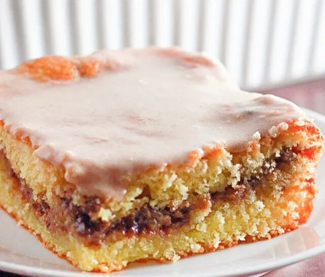 cropped-Honey-Bun-Cake-5.jpg