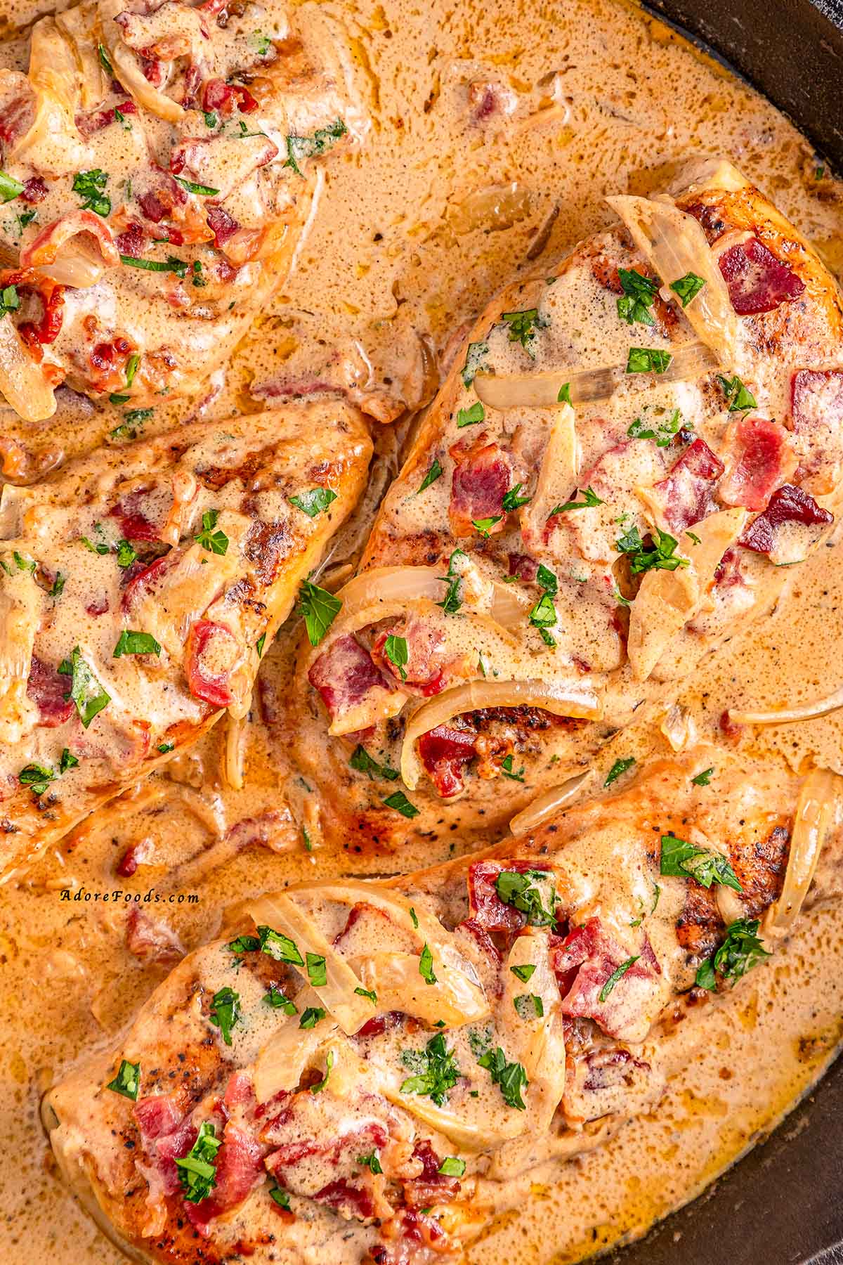 This easy smothered chicken recipe is pure comfort on a plate. Made with simple ingredients and cooked in one pan, it’s a family-friendly dinner that everyone will love. The savory chicken and creamy gravy pair perfectly with mashed potatoes, rice, or fresh biscuits. 