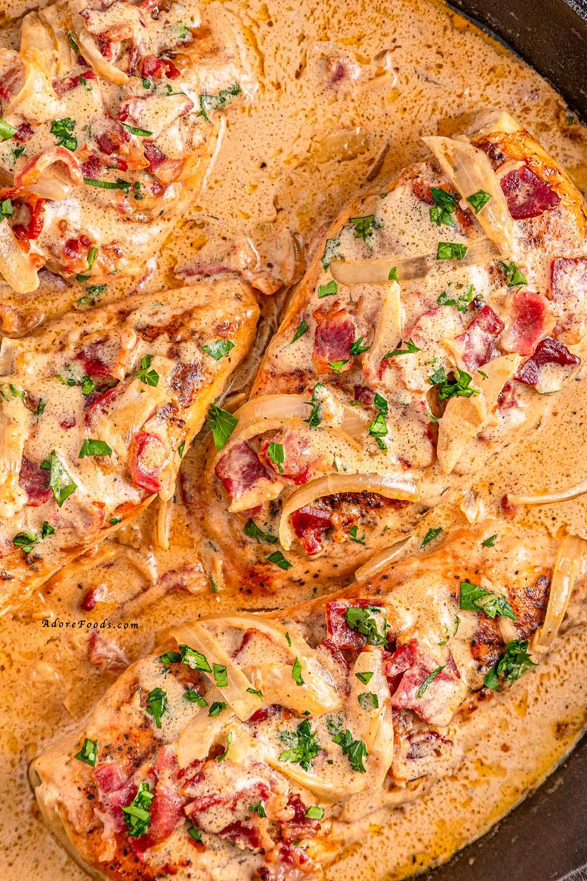 This easy smothered chicken recipe is pure comfort on a plate. Made with simple ingredients and cooked in one pan, it’s a family-friendly dinner that everyone will love. The savory chicken and creamy gravy pair perfectly with mashed potatoes, rice, or fresh biscuits. 