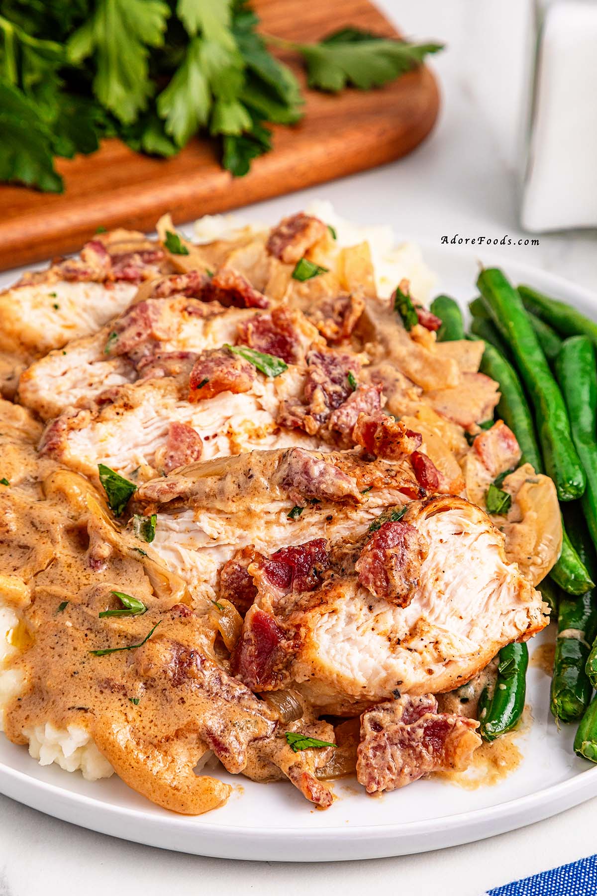 This easy smothered chicken recipe is pure comfort on a plate. Made with simple ingredients and cooked in one pan, it’s a family-friendly dinner that everyone will love. The savory chicken and creamy gravy pair perfectly with mashed potatoes, rice, or fresh biscuits. 