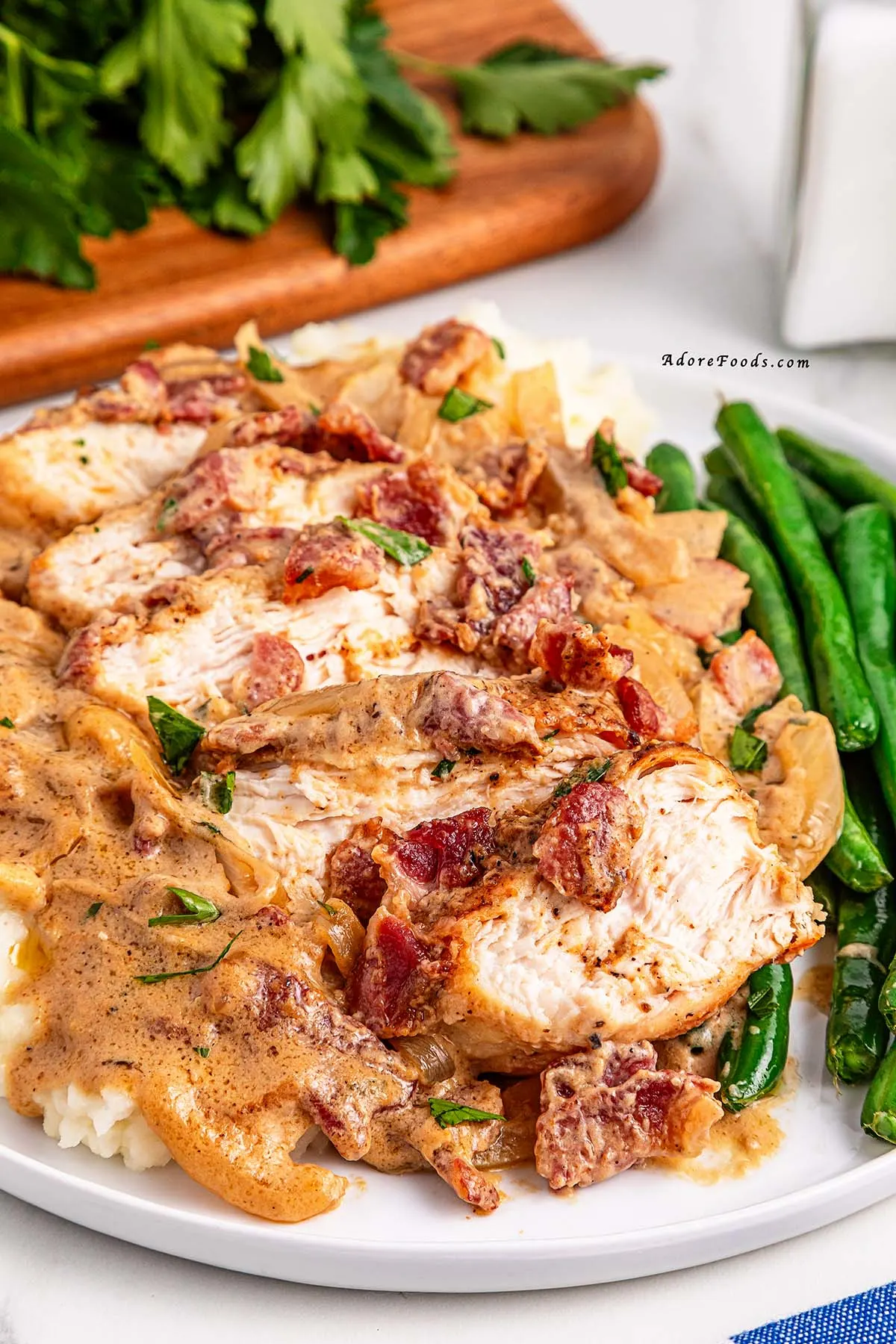 This easy smothered chicken recipe is pure comfort on a plate. Made with simple ingredients and cooked in one pan, it’s a family-friendly dinner that everyone will love. The savory chicken and creamy gravy pair perfectly with mashed potatoes, rice, or fresh biscuits. 