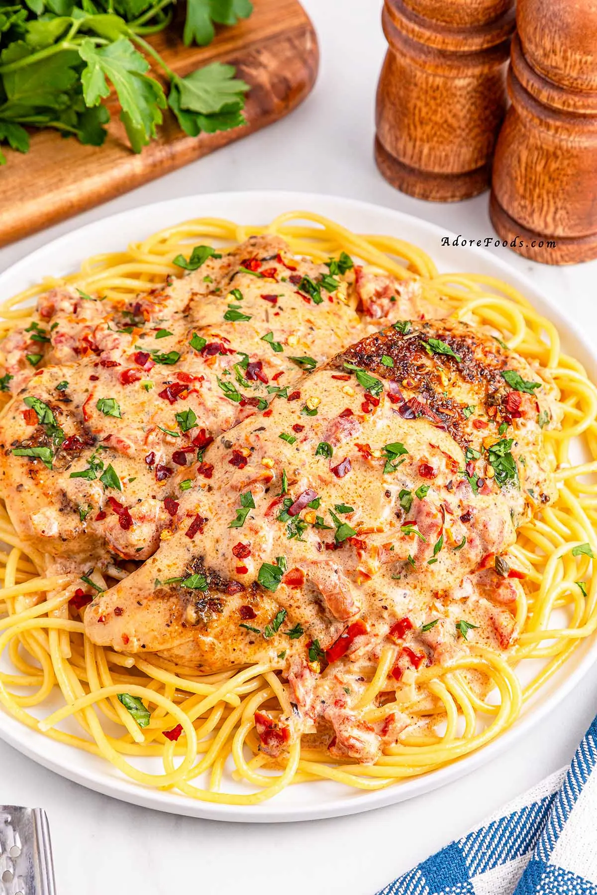 This creamy Marry Me Chicken recipe is packed with garlic, sun-dried tomatoes, and Parmesan &mdash; all made in one skillet! Perfect for date night, Sunday dinner, or an easy weeknight meal. Save this cozy chicken recipe for your next comforting dinner idea. Easy Chicken Recipe, Chicken Breast Recipe, One Pan Chicken, Tuscan Chicken, Date Night Dinner, Chicken with Sun-Dried Tomatoes, Skillet Chicken, Creamy Garlic Chicken, Chicken Recipes for Dinner, TikTok Chicken Recipe, Weeknight Chicken Dinner, Sunday Dinner Ideas, Cozy Fall Recipes, Winter Comfort Food