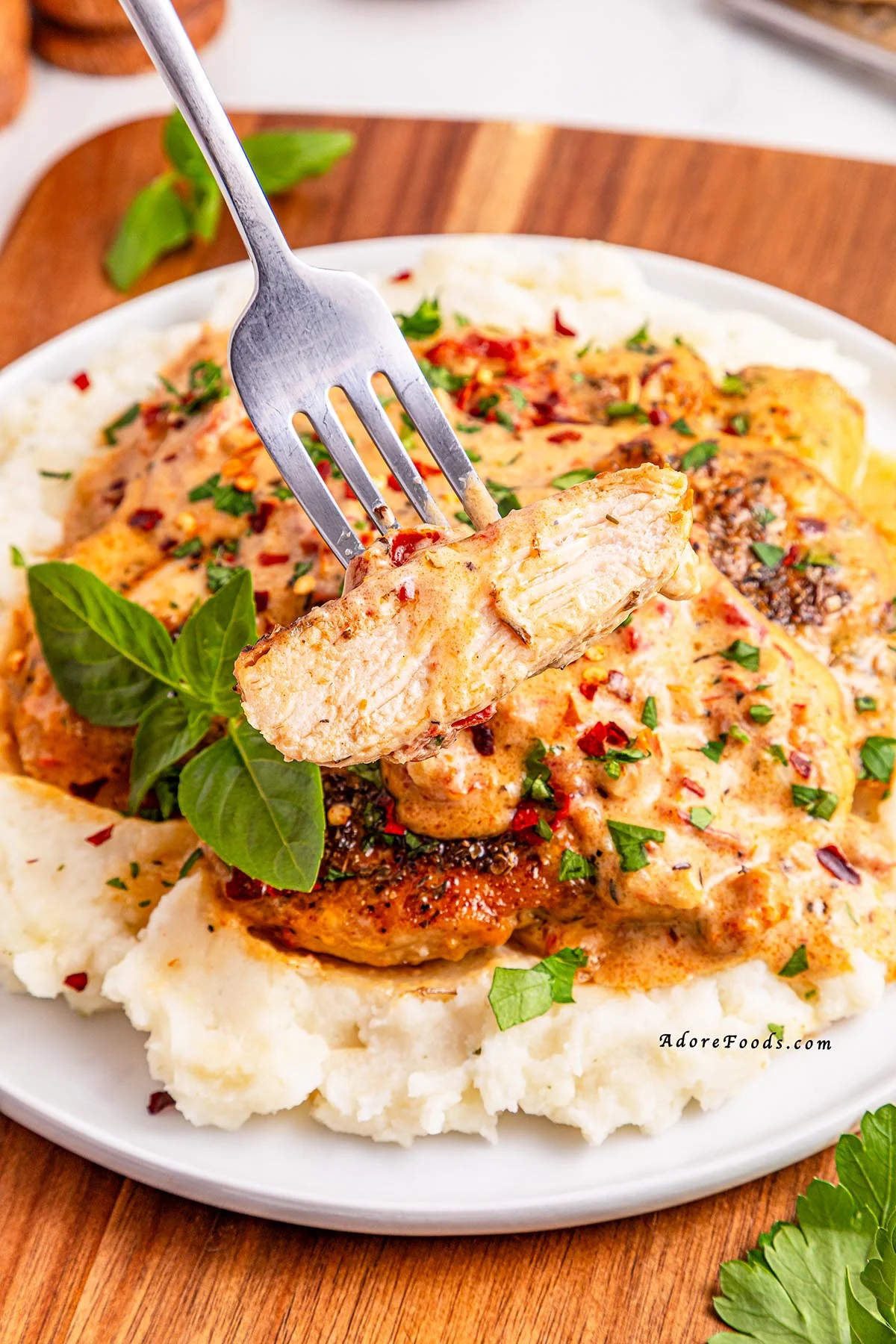 This creamy Marry Me Chicken recipe is packed with garlic, sun-dried tomatoes, and Parmesan &mdash; all made in one skillet! Perfect for date night, Sunday dinner, or an easy weeknight meal. Save this cozy chicken recipe for your next comforting dinner idea. Easy Chicken Recipe, Chicken Breast Recipe, One Pan Chicken, Tuscan Chicken, Date Night Dinner, Chicken with Sun-Dried Tomatoes, Skillet Chicken, Creamy Garlic Chicken, Chicken Recipes for Dinner, TikTok Chicken Recipe, Weeknight Chicken Dinner, Sunday Dinner Ideas, Cozy Fall Recipes, Winter Comfort Food